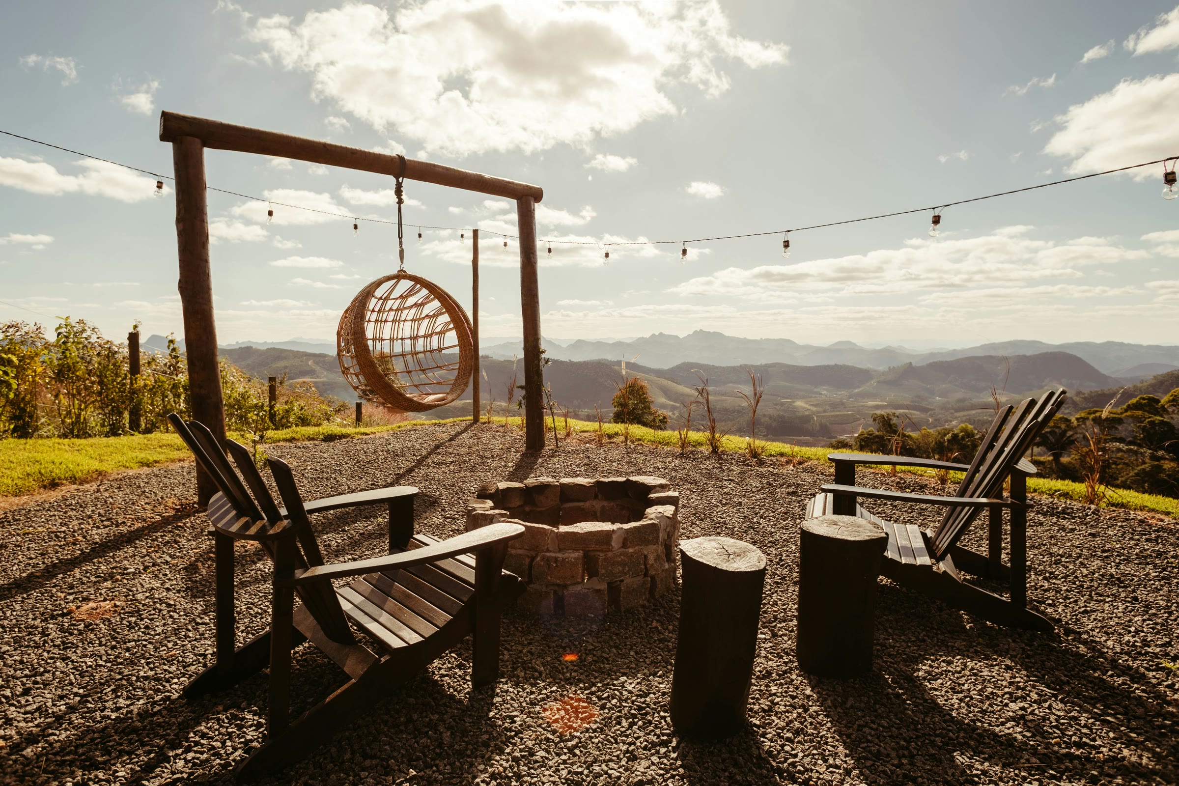 Zona común al aire libre del glamping de lujo